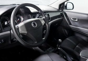 Подержанный автомобиль SsangYong Actyon 2012 года (10 фото)