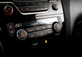 Подержанный автомобиль Nissan X-Trail 2016 года (26 фото)