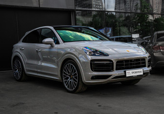 Подержанный автомобиль Porsche Cayenne 2021 года (3 фото)