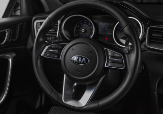 Подержанный автомобиль Kia Ceed Wagon 2019 года (11 фото)