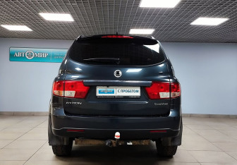 Подержанный автомобиль SsangYong Kyron 2011 года (6 фото)