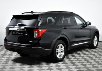 Подержанный автомобиль Ford Explorer 2020 года (3 фото)