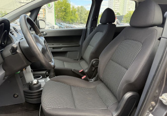 Подержанный автомобиль Mitsubishi Colt Hatchback 2007 года (10 фото)