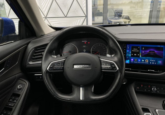 Подержанный автомобиль Haval F7 2022 года (15 фото)