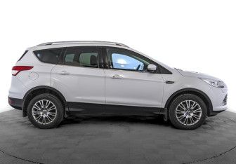 Подержанный автомобиль Ford Kuga 2013 года (4 фото)