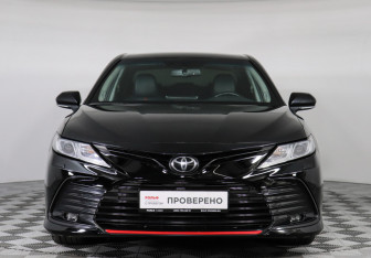 Подержанный автомобиль Toyota Camry Sedan 2021 года (2 фото)