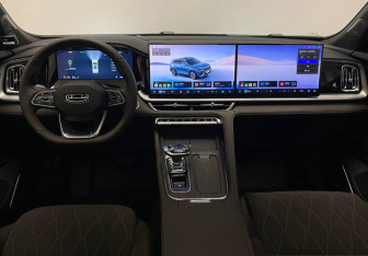 Подержанный автомобиль Geely Monjaro 2025 года (21 фото)