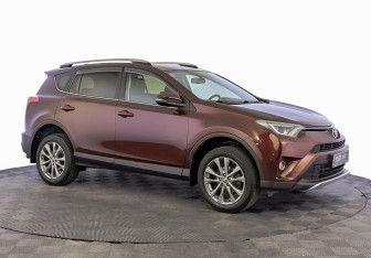 Подержанный автомобиль Toyota RAV4 2016 года (3 фото)