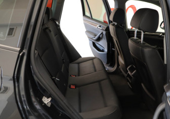 Подержанный автомобиль BMW X3 2014 года (20 фото)