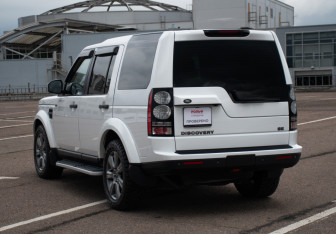 Подержанный автомобиль Land Rover Discovery 2015 года (7 фото)