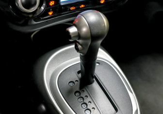 Подержанный автомобиль Nissan Juke 2012 года (22 фото)