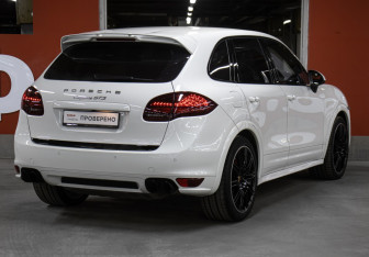 Подержанный автомобиль Porsche Cayenne 2014 года (5 фото)