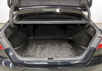 Подержанный автомобиль Toyota Camry Sedan 2019 года (10 фото)