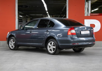 Подержанный автомобиль Skoda Octavia Liftback 2010 года (7 фото)