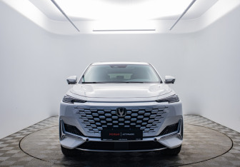 Подержанный автомобиль Changan UNI-K 2023 года (8 фото)