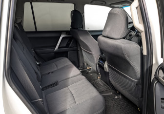 Подержанный автомобиль Toyota Land Cruiser Prado 2020 года (18 фото)