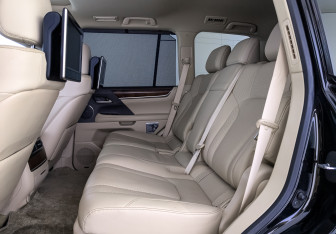 Подержанный автомобиль Lexus LX 2020 года (18 фото)