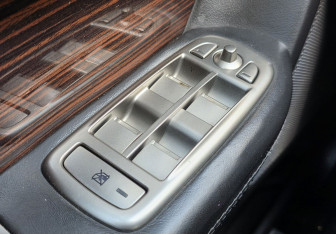 Подержанный автомобиль Jaguar XF Sedan 2009 года (15 фото)