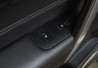 Подержанный автомобиль Chevrolet Captiva 2013 года (9 фото)