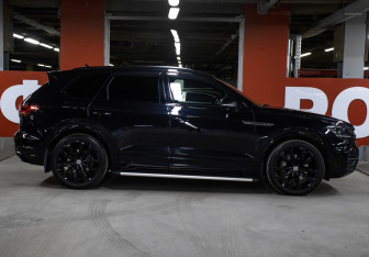 Подержанный автомобиль Volkswagen Touareg 2020 года (4 фото)