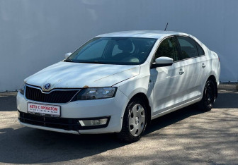 Подержанный автомобиль Skoda Rapid Liftback 2015 года (1 фото)