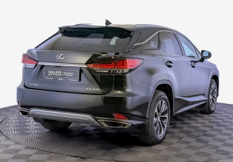 Подержанный автомобиль Lexus RX 2022 года (5 фото)