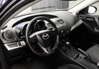 Подержанный автомобиль Mazda 3 Sedan 2012 года (7 фото)