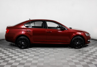 Подержанный автомобиль Skoda Octavia Liftback 2017 года (4 фото)