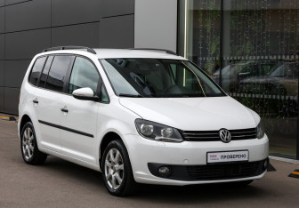 Подержанный автомобиль Volkswagen Touran 2012 года (3 фото)