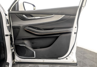 Подержанный автомобиль Exeed LX 2022 года (25 фото)