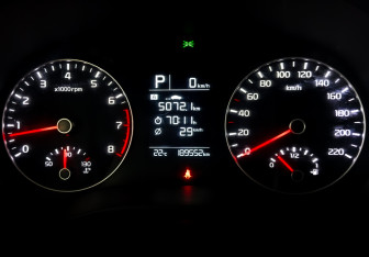 Подержанный автомобиль Kia Rio Hatchback 2021 года (13 фото)