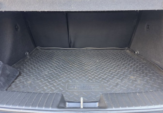 Подержанный автомобиль Chevrolet Cruze Hatchback 2012 года (16 фото)