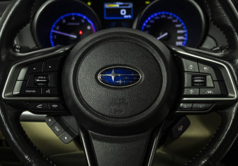 Подержанный автомобиль Subaru Legacy Sedan 2018 года (10 фото)