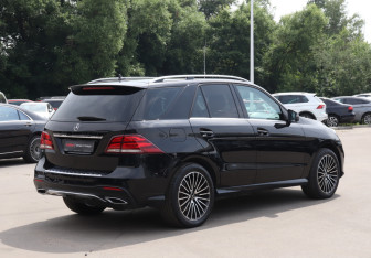 Подержанный автомобиль Mercedes-Benz GLE 2018 года (5 фото)
