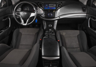 Подержанный автомобиль Hyundai i40 Sedan 2013 года (11 фото)