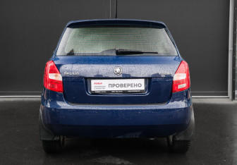 Подержанный автомобиль Skoda Fabia Hatchback 2013 года (5 фото)