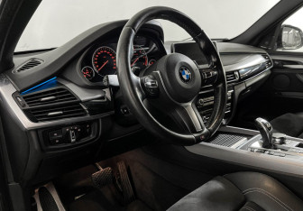 Подержанный автомобиль BMW X5 2017 года (12 фото)
