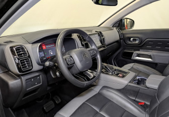 Подержанный автомобиль Citroen C5 Aircross 2021 года (15 фото)