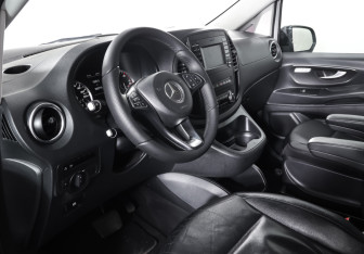 Подержанный автомобиль Mercedes-Benz Vito 2016 года (14 фото)
