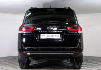 Подержанный автомобиль Toyota Land Cruiser Suv 2023 года (6 фото)