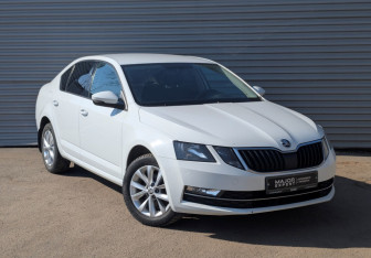 Подержанный автомобиль Skoda Octavia Liftback 2017 года (3 фото)