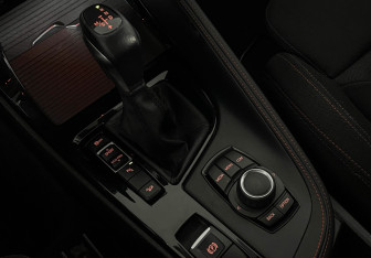 Подержанный автомобиль BMW X1 2017 года (15 фото)