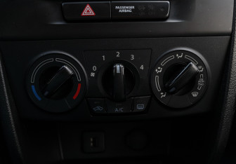 Подержанный автомобиль Suzuki Vitara 2015 года (14 фото)