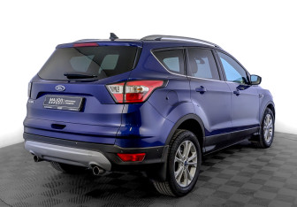 Подержанный автомобиль Ford Kuga 2017 года (5 фото)