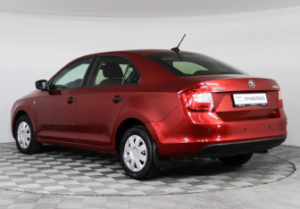Подержанный автомобиль Skoda Rapid Liftback 2017 года (7 фото)