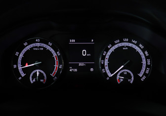 Подержанный автомобиль Skoda Karoq 2020 года (11 фото)