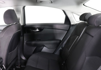 Подержанный автомобиль Kia Cerato Sedan 2021 года (12 фото)