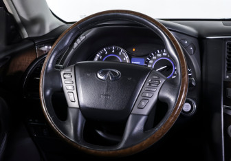 Подержанный автомобиль Infiniti QX80 2014 года (15 фото)