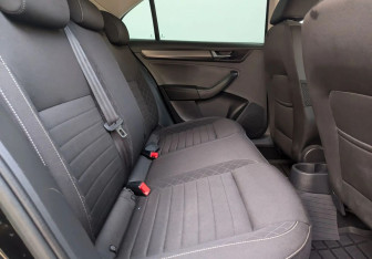 Подержанный автомобиль Skoda Rapid Liftback 2019 года (11 фото)