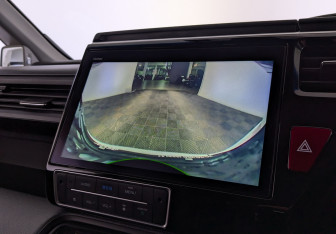 Подержанный автомобиль Honda Stepwgn 2018 года (16 фото)